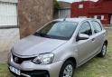 Autos - Toyota Etios X 2020 Nafta 80000Km - En Venta