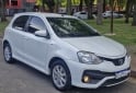Autos - Toyota Etios xls caja 6ta titula 2017 Nafta 99000Km - En Venta