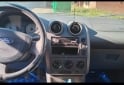 Autos - Ford Fiesta 2003 Nafta 192000Km - En Venta