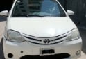 Autos - Toyota Etios 2015 Nafta 200000Km - En Venta