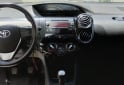 Autos - Toyota Etios 2015 Nafta 200000Km - En Venta
