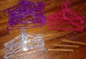 Indumentaria - Perchas pl�sticas,madera y metal - En Venta