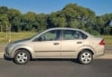 Autos - Ford Fiesta Max 2006 Nafta 178700Km - En Venta