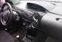 Autos - Toyota etios 2015 GNC 196000Km - En Venta