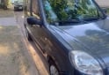 Utilitarios - Renault Kangoo 2015 GNC 150000Km - En Venta