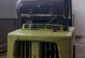 Camiones y Gr�as - VENDO autoelevador CLARK. a gas. - En Venta