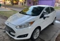 Autos - Ford Fiesta kinetic 2015 Nafta 98000Km - En Venta