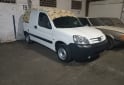 Utilitarios - Peugeot Partner confort 1.4 furgo 2014 Nafta 209500Km - En Venta