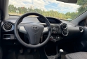 Autos - Toyota Etios 2014 Nafta 129000Km - En Venta