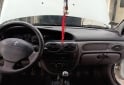 Autos - Renault Megane 5 puertas 2000 Nafta 180000Km - En Venta