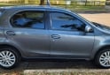 Autos - Toyota Etios 2015 Nafta 100000Km - En Venta
