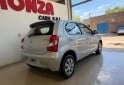 Autos - Toyota Etios XS 2015 Nafta 153000Km - En Venta