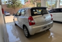 Autos - Toyota Etios XS 2015 Nafta 153000Km - En Venta