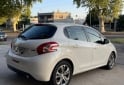 Autos - Peugeot 208 feline 2014 Nafta 136000Km - En Venta