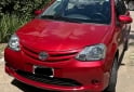 Autos - Toyota Etios XS 5 puertas 2015 Nafta 80000Km - En Venta