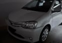 Autos - Toyota Etios 2016 Nafta 107000Km - En Venta