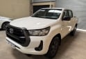 Camionetas - Toyota HILUX SR 4x4 2022 Diesel 136000Km - En Venta