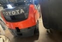 Camiones y Gr�as - AUTOELEVADOR  TOYOTA/ 1800kg 2023 POCO USO - En Venta