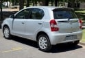 Autos - Toyota Etios 2017 Nafta 127000Km - En Venta