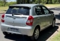 Autos - Toyota Etios 2017 Nafta 127000Km - En Venta