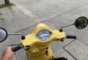 Motos - Vespa VXL 150 2024 Nafta 1700Km - En Venta