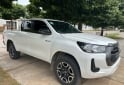 Camionetas - Toyota Hilux SR 4*4 2022 Diesel 150000Km - En Venta
