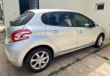 Autos - Peugeot 208 Allure touchscreen 2014 Nafta 155000Km - En Venta
