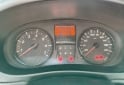 Utilitarios - Renault Kangoo 2015 GNC 142000Km - En Venta