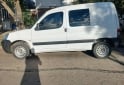 Utilitarios - Peugeot Partner Furgon con asient 2017 Diesel 140000Km - En Venta