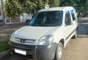 Utilitarios - Peugeot Partner Furgon con asient 2017 Diesel 140000Km - En Venta