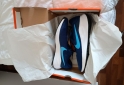 Indumentaria - Excelente Par de Zapas Nike Originales Modelo Revolution 7 Talle USA 10.5 Impecable Estado en Caja Original - En Venta