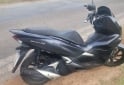 Motos - Honda PCX 2022 Nafta 9800Km - En Venta
