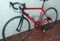 Deportes - SPORT MOTO:  BICICLETA DE CARRERA FUJI 18 VELOCIDADES SHIMANO 105  HORQUILLA DE CARBONO CUADRO DE ALUMINIO EXCELENTE ESTADO - En Venta