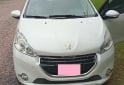 Autos - Peugeot 208 2014 Nafta 130800Km - En Venta