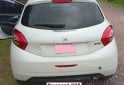 Autos - Peugeot 208 2014 Nafta 130800Km - En Venta