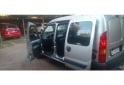 Utilitarios - Renault Kangoo 2018 GNC 142000Km - En Venta