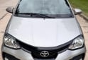 Autos - Toyota Etios 2019 Nafta 80000Km - En Venta
