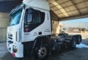 Camiones y Gr�as - IVECO CURSOR 330 � A�o 2014 - Tercer Eje Neumatico - En Venta