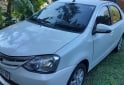 Autos - Toyota Etios Sedan XLS 2017 Nafta 140000Km - En Venta