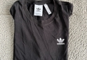 Indumentaria - REMERA ADIDAS ORIGINAL - BUEN ESTADO - En Venta