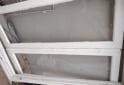 Hogar - Ventana usada en muy buen estado con vidrios y 3 trabas. - En Venta