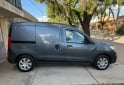 Utilitarios - Renault kangoo confort furgon 2022 Nafta 99000Km - En Venta