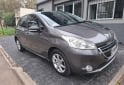 Autos - Peugeot 208 2014 Nafta 121000Km - En Venta