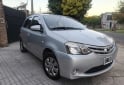 Autos - Toyota Etios 2015 Nafta 130000Km - En Venta