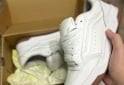 Indumentaria - Vans blancas  impecables - En Venta