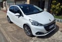 Autos - Peugeot 208 Feline 2017 Nafta 111500Km - En Venta