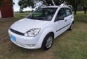 Autos - Ford Fiesta Ambiente 2004 Nafta 245000Km - En Venta