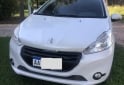 Autos - Peugeot 208 allure touchscreen 2016 Nafta 136000Km - En Venta