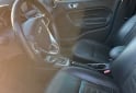 Autos - Ford Fiesta kinetic 2015 GNC 90000Km - En Venta