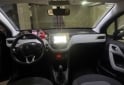 Autos - Peugeot 208 allure nav 2015 Nafta 105000Km - En Venta